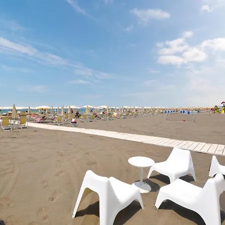 3 Bedroom Lovely In Appartement Canino